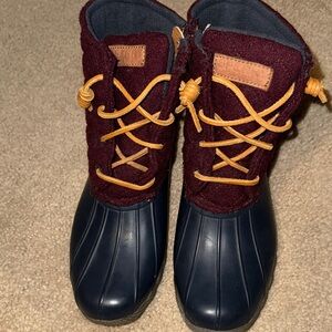 Saltwater™ Quilted Duck Boot Stylish Burgundy and Navy